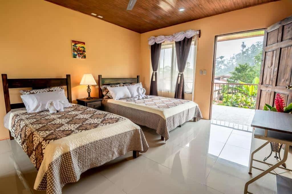 Aunty Arenal Lodge La Fortuna Dış mekan fotoğraf