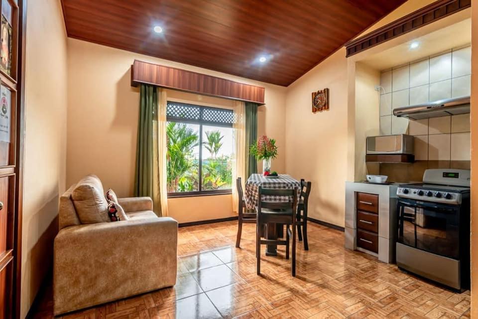 Aunty Arenal Lodge La Fortuna Dış mekan fotoğraf